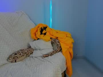 girl Free Sex Cams with emmi_murrrr