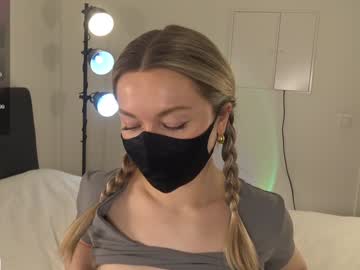 girl Free Sex Cams with blondehottiek