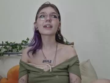 girl Free Sex Cams with lizzyylovesick