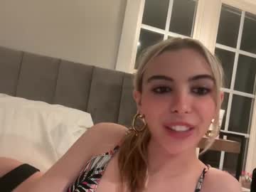 girl Free Sex Cams with katarinaaxoxo