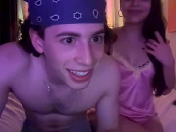 couple Free Sex Cams with yaraandleo