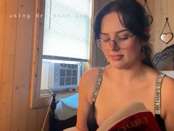 girl Free Sex Cams with ariasilvermoon